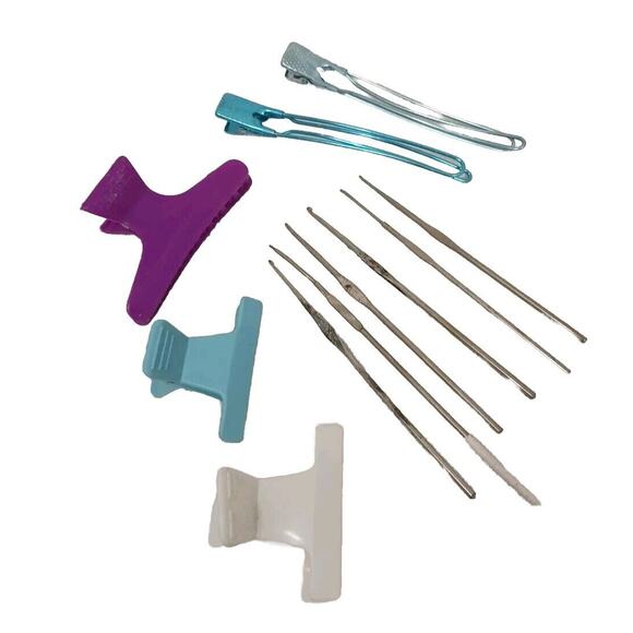 Hair SALON Tools LOT Of 6 Crochet Needle Hooks HAIR COLORING Brush & Clips VNT - Picture 1 of 4